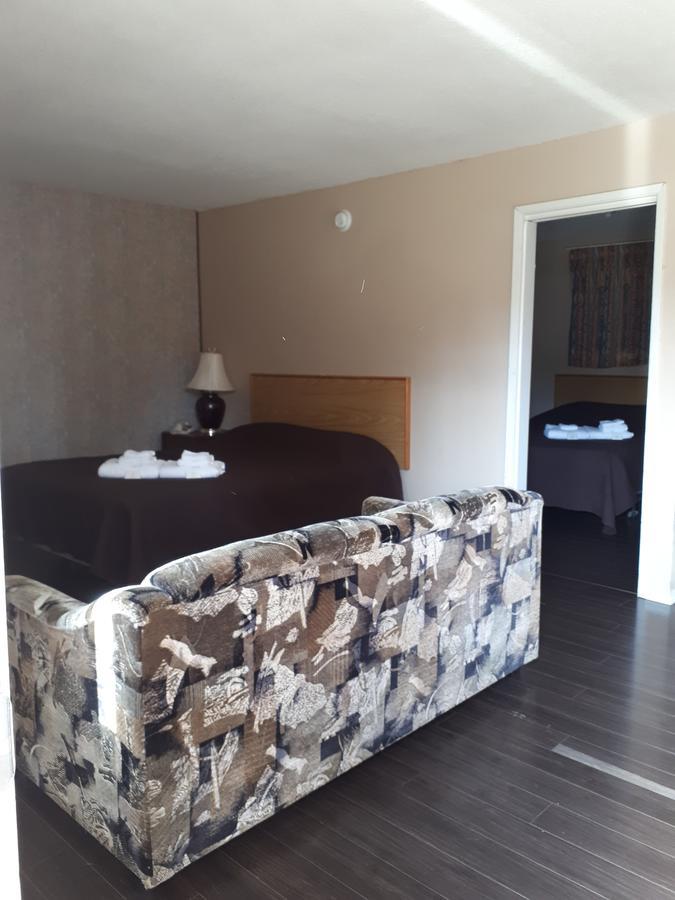 Travellers Rest Motel Salmon Arm Exteriér fotografie