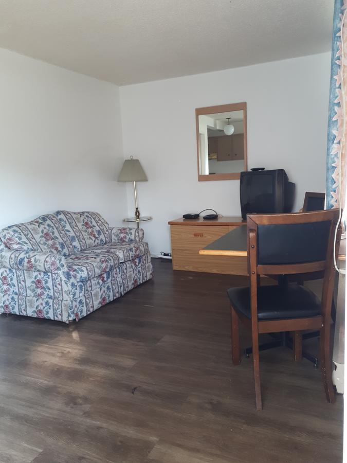 Travellers Rest Motel Salmon Arm Exteriér fotografie