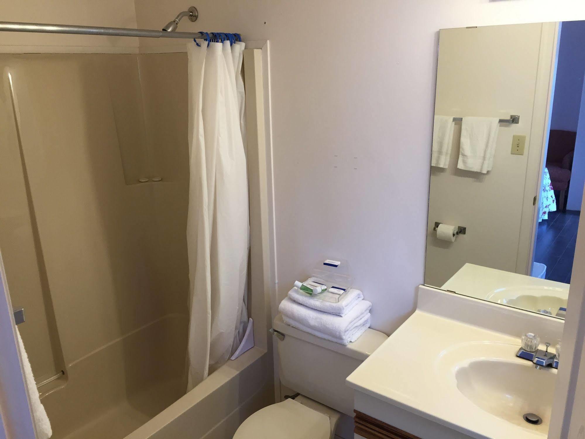 Travellers Rest Motel Salmon Arm Exteriér fotografie